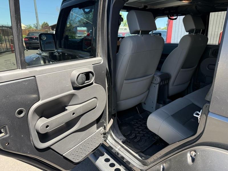 Jeep Wrangler Unlimited Rubicon 4WD 2010