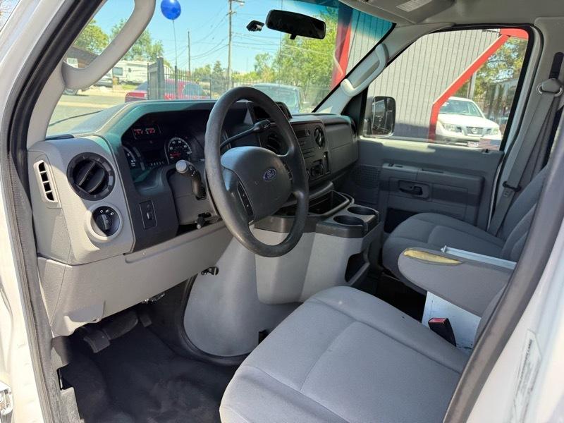 Ford Econoline E-250 2013
