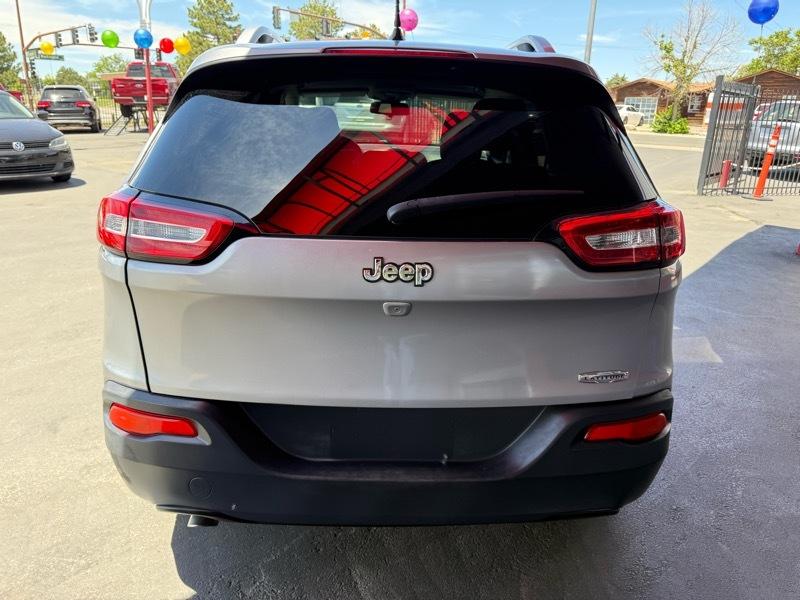 Jeep Cherokee Latitude FWD 2016