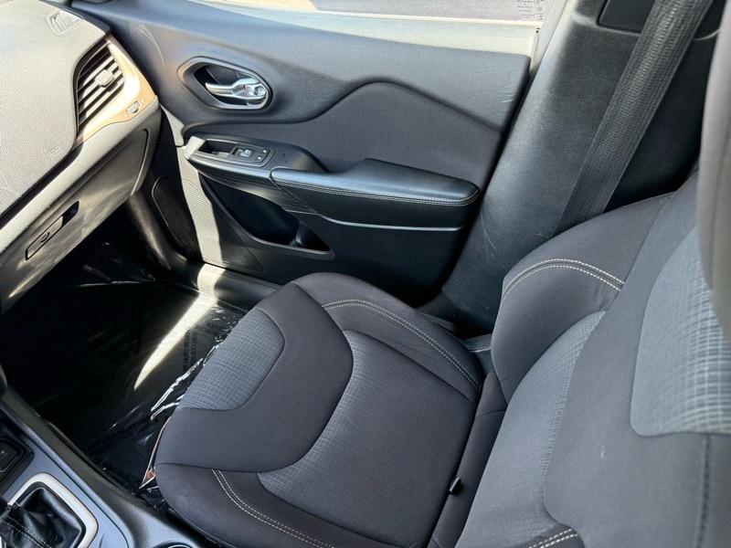 Jeep Cherokee Latitude FWD 2016