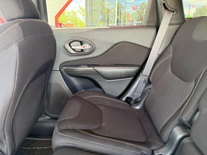 Jeep Cherokee Latitude FWD 2016