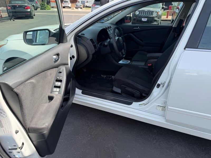 Nissan Altima 2.5 S 2012
