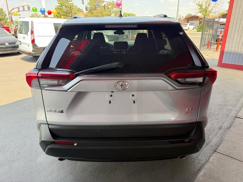 Toyota RAV4 LE AWD 2021