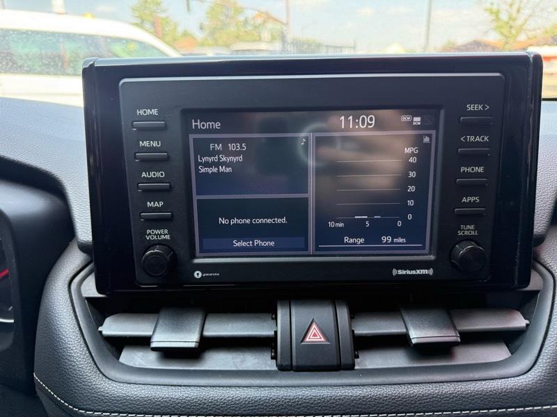 Toyota RAV4 LE AWD 2021