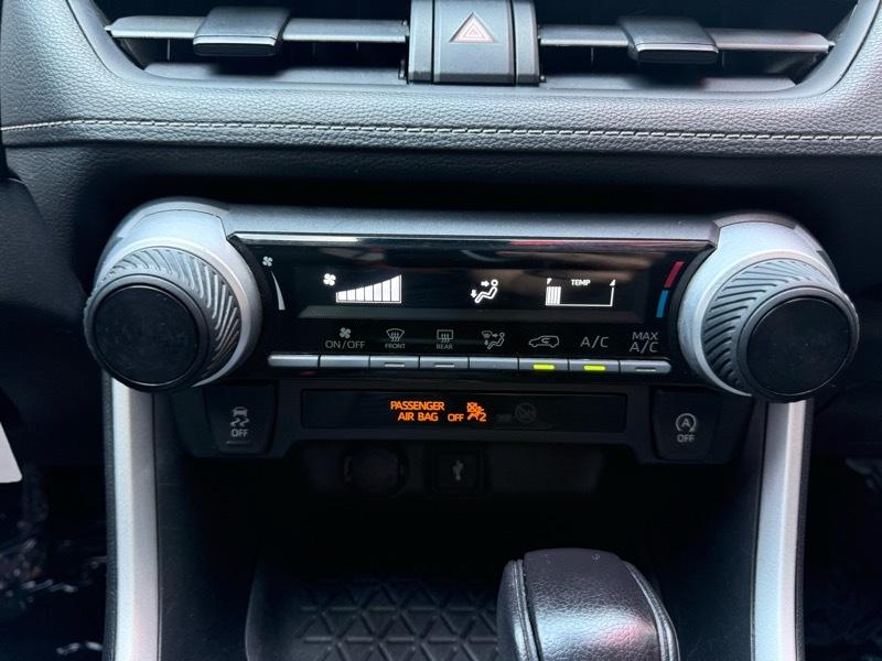 Toyota RAV4 LE AWD 2021