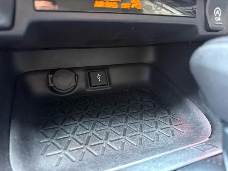 Toyota RAV4 LE AWD 2021
