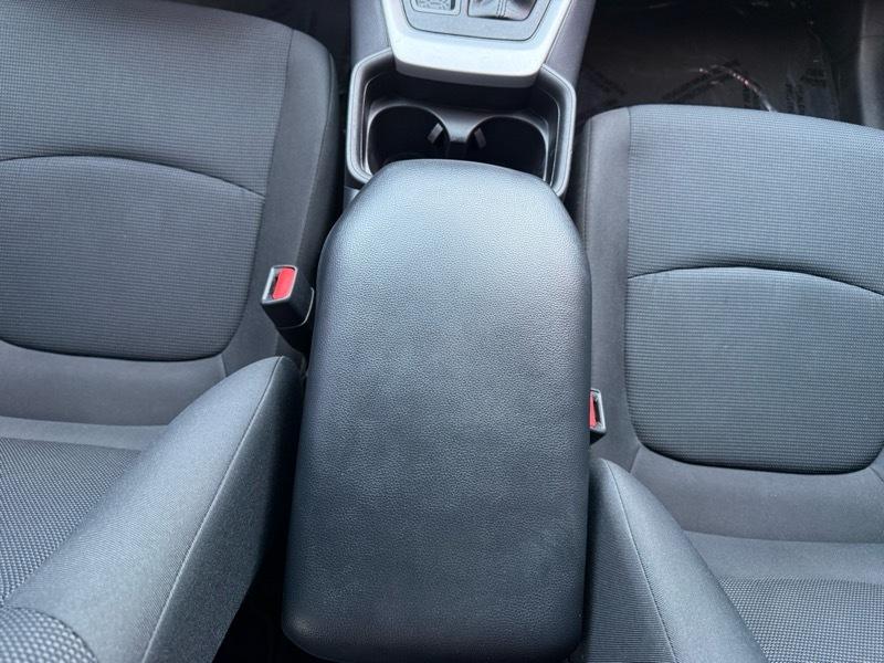 Toyota RAV4 LE AWD 2021