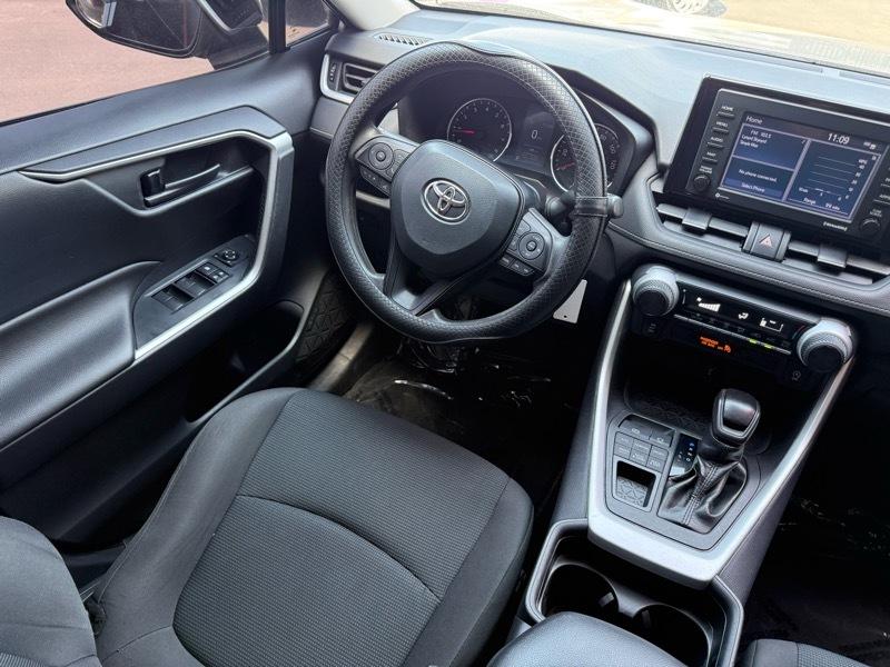 Toyota RAV4 LE AWD 2021