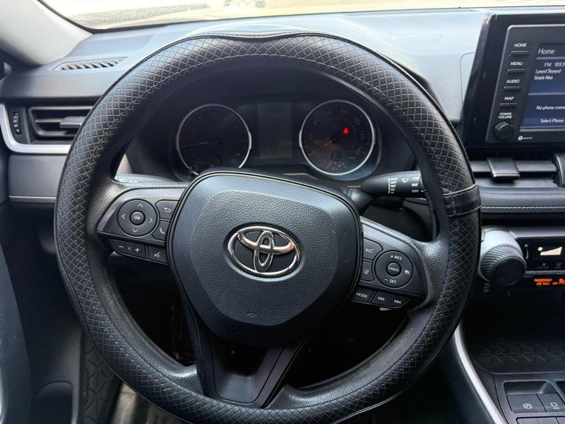 Toyota RAV4 LE AWD 2021