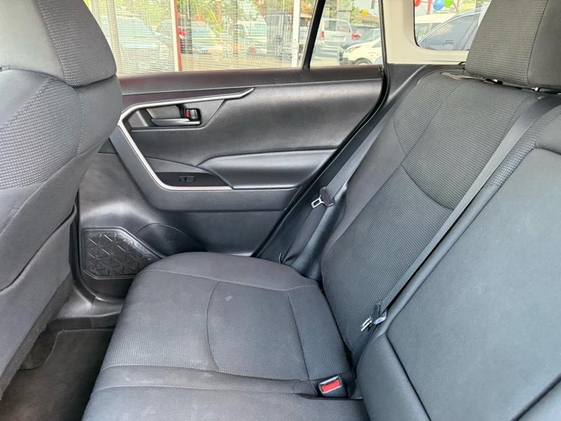 Toyota RAV4 LE AWD 2021