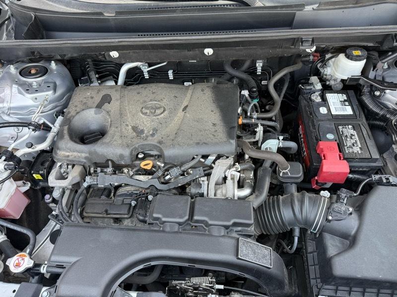 Toyota RAV4 LE AWD 2021