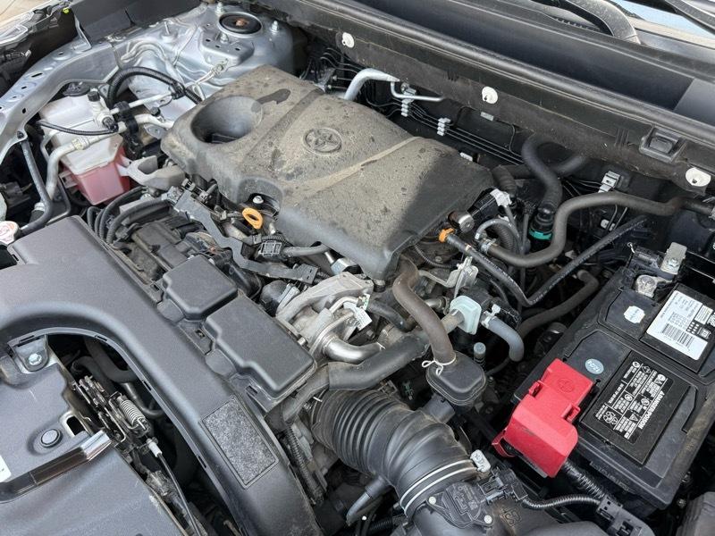Toyota RAV4 LE AWD 2021