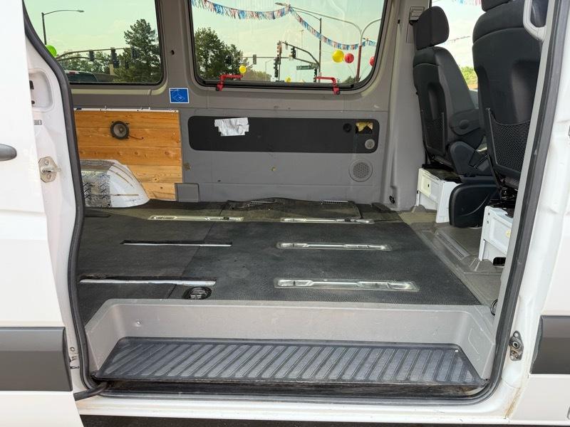 Mercedes-Benz Sprinter 2500 Passenger Van 144-in. WB 2013