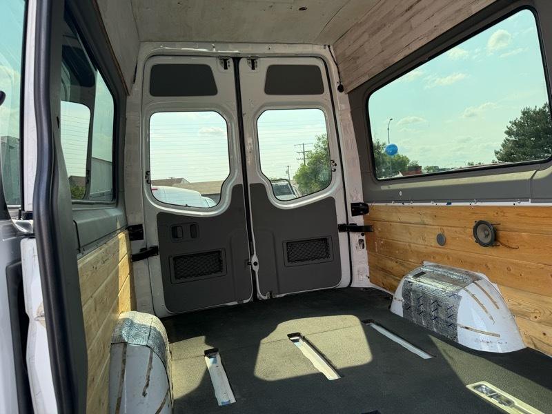 Mercedes-Benz Sprinter 2500 Passenger Van 144-in. WB 2013
