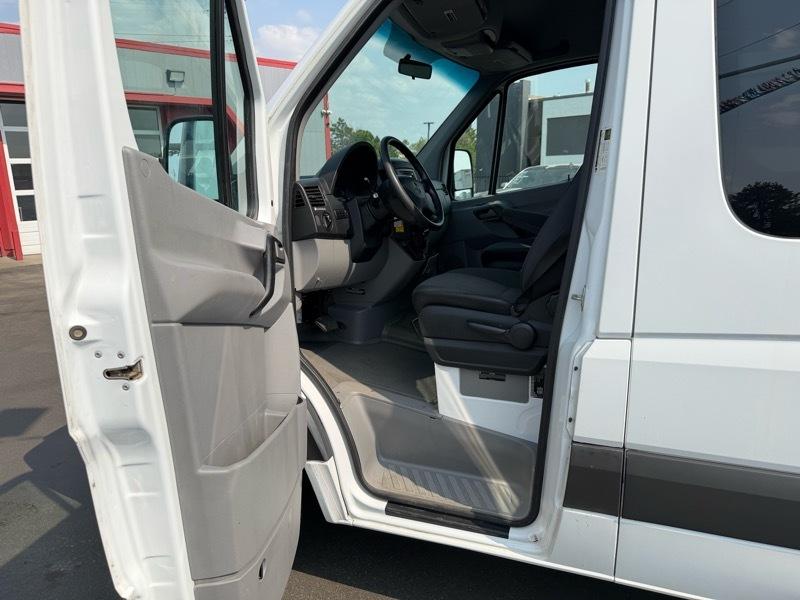 Mercedes-Benz Sprinter 2500 Passenger Van 144-in. WB 2013