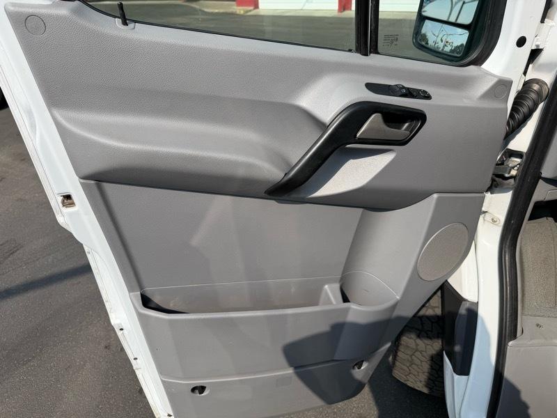 Mercedes-Benz Sprinter 2500 Passenger Van 144-in. WB 2013