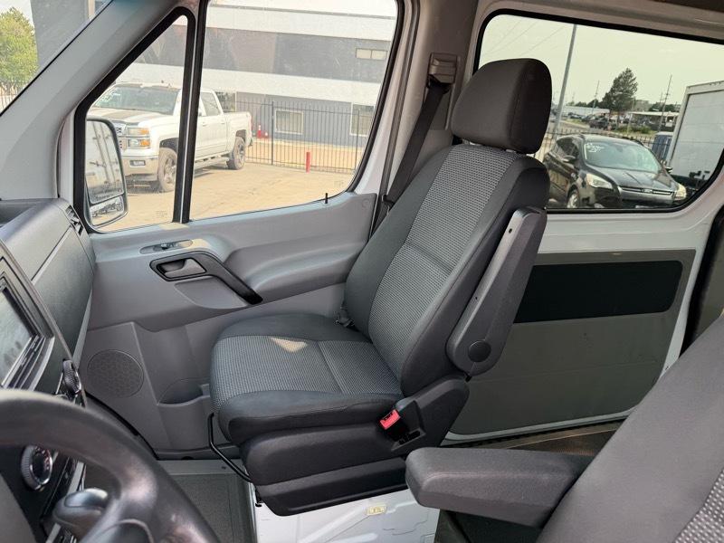 Mercedes-Benz Sprinter 2500 Passenger Van 144-in. WB 2013