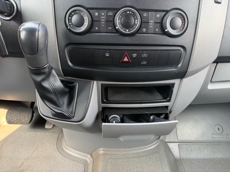 Mercedes-Benz Sprinter 2500 Passenger Van 144-in. WB 2013
