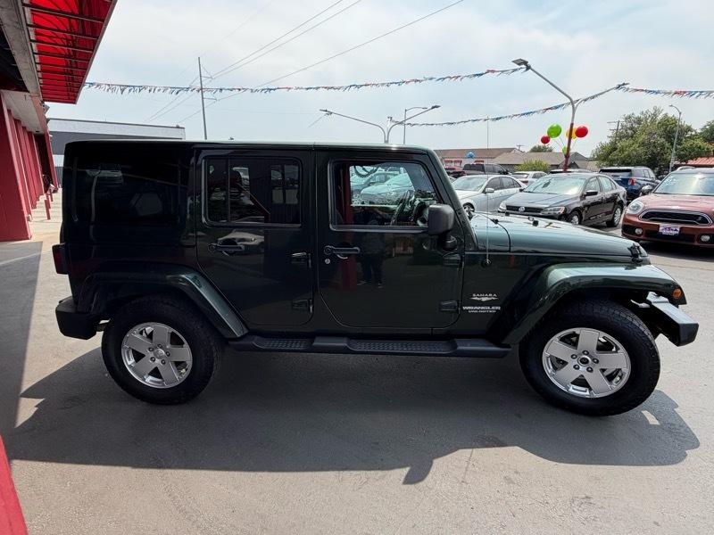 Jeep Wrangler Unlimited Sahara 4WD 2011