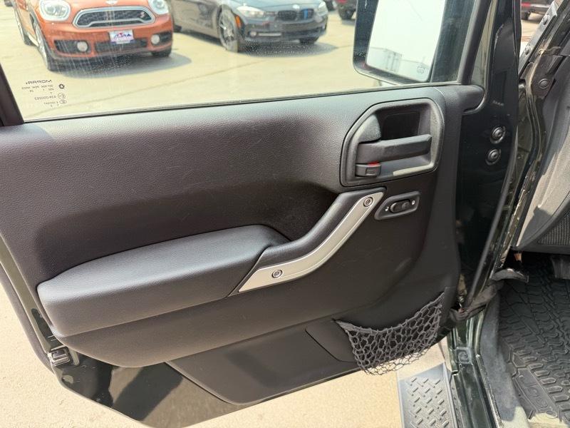 Jeep Wrangler Unlimited Sahara 4WD 2011