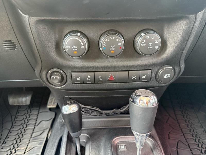 Jeep Wrangler Unlimited Sahara 4WD 2011