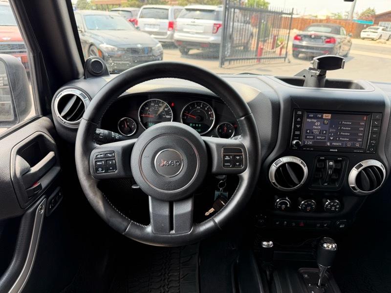 Jeep Wrangler Unlimited Sahara 4WD 2011