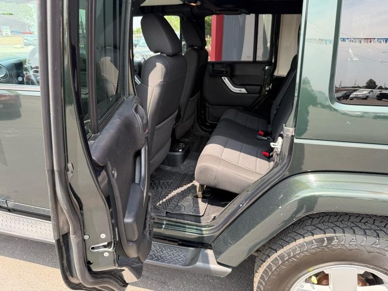 Jeep Wrangler Unlimited Sahara 4WD 2011