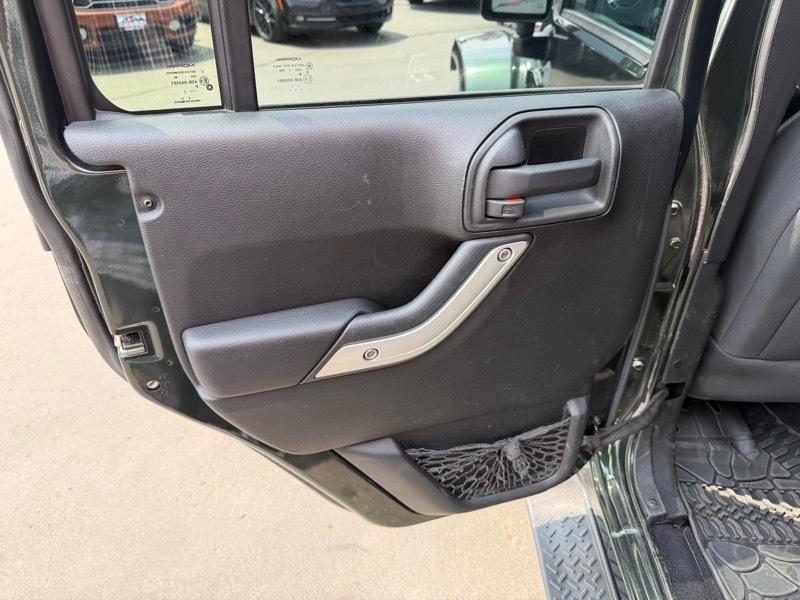 Jeep Wrangler Unlimited Sahara 4WD 2011