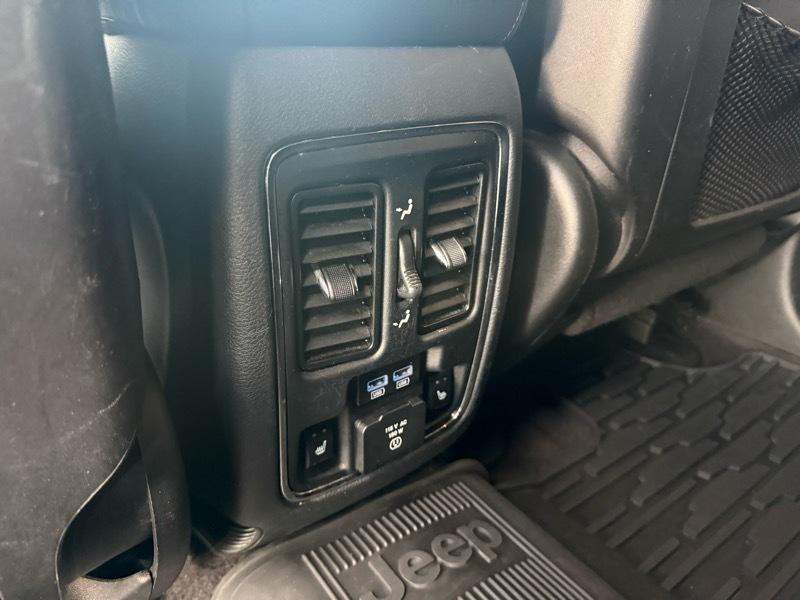 Jeep Grand Cherokee Limited 4WD 2015