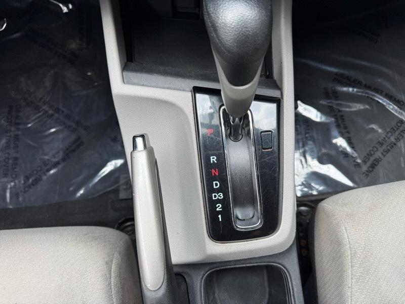 Honda Civic LX Sedan 5-Speed AT 2013