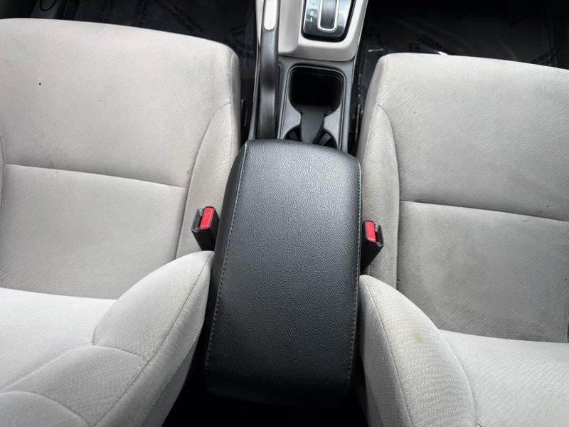 Honda Civic LX Sedan 5-Speed AT 2013