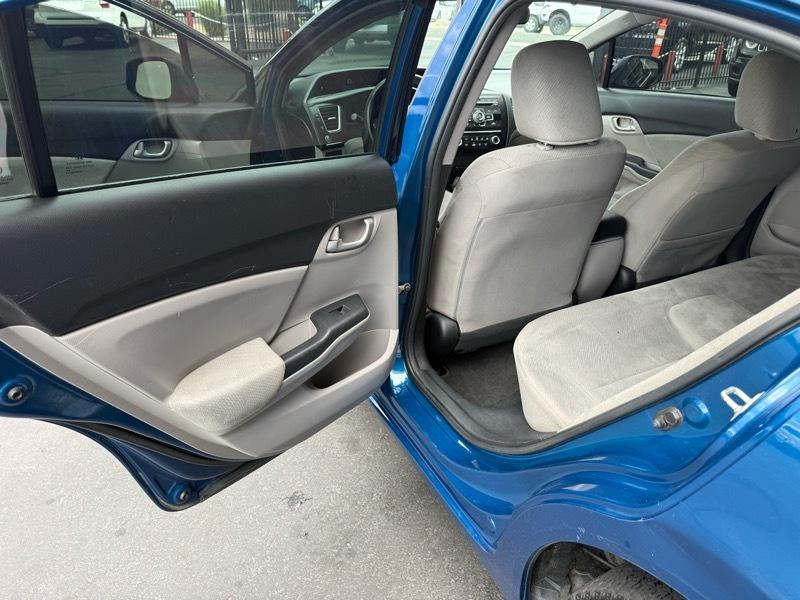 Honda Civic LX Sedan 5-Speed AT 2013