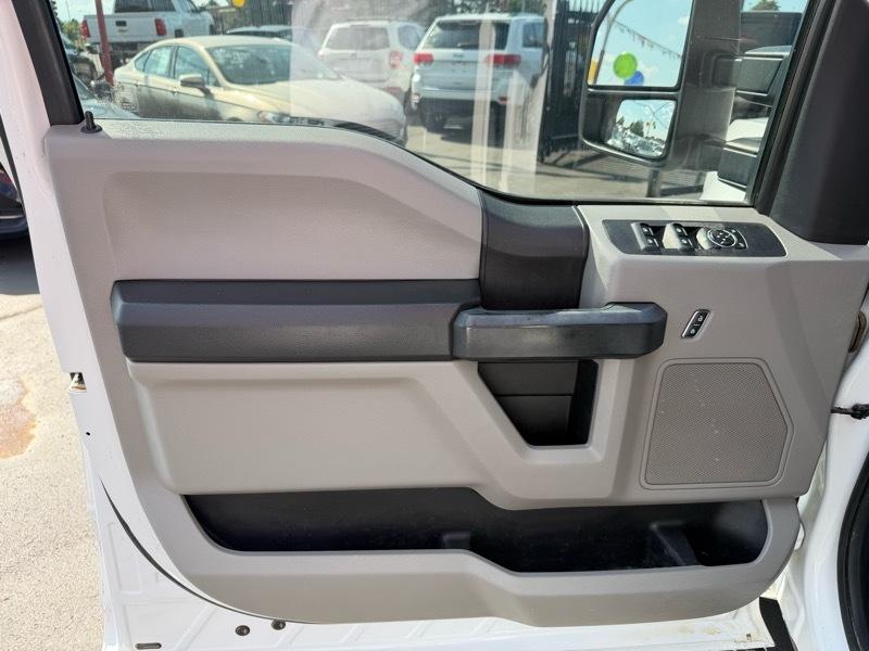 Ford F-250 SD XL Crew Cab Long Bed 4WD 2017