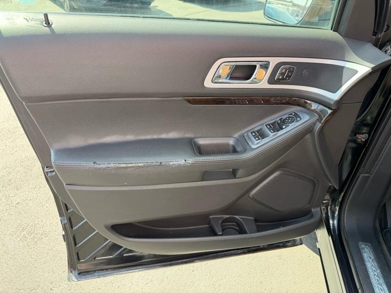 Ford Explorer Limited FWD 2012