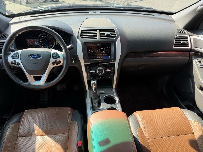 Ford Explorer Limited FWD 2012