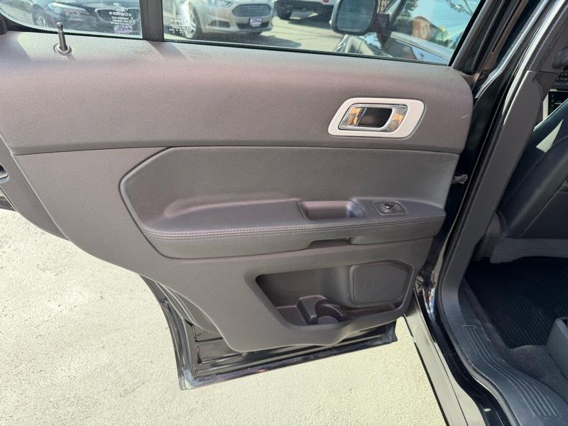 Ford Explorer Limited FWD 2012