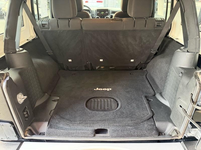 Jeep Wrangler Unlimited Sahara 4WD 2015