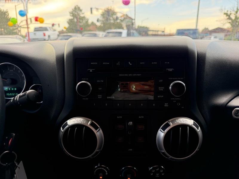 Jeep Wrangler Unlimited Sahara 4WD 2015