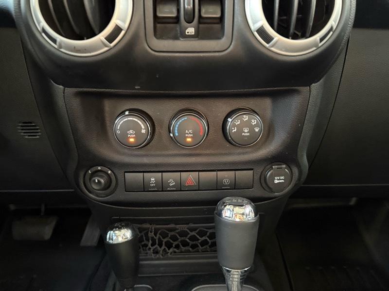 Jeep Wrangler Unlimited Sahara 4WD 2015