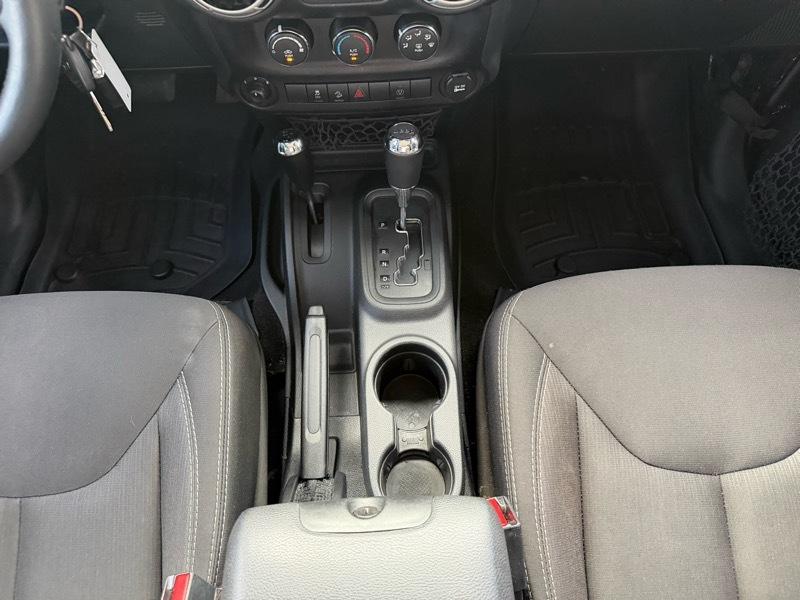 Jeep Wrangler Unlimited Sahara 4WD 2015