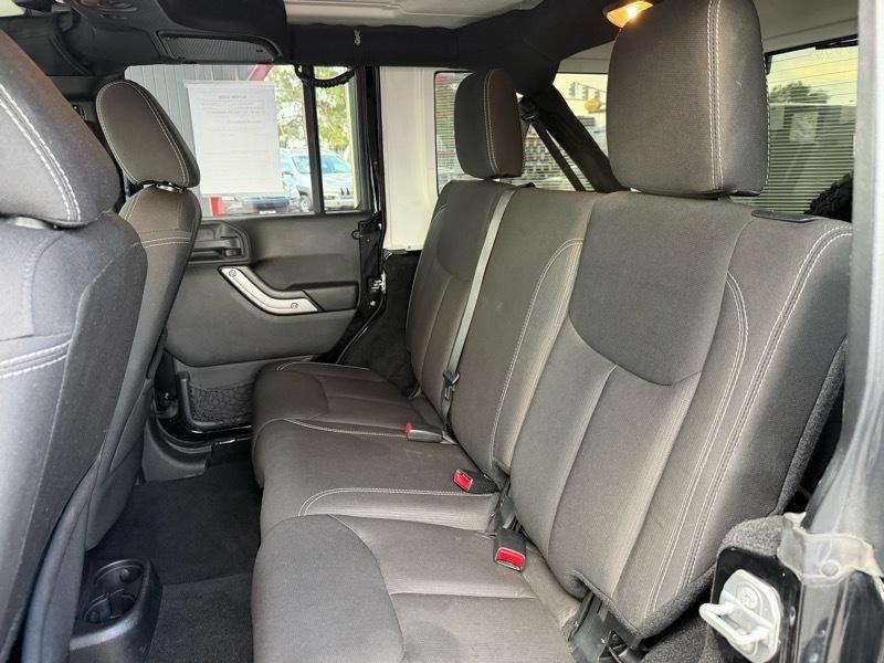 Jeep Wrangler Unlimited Sahara 4WD 2015