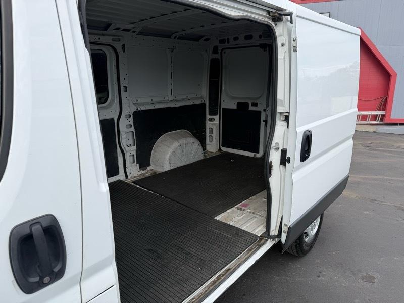 RAM Promaster 1500 Low Roof Tradesman 136-in. WB 2015