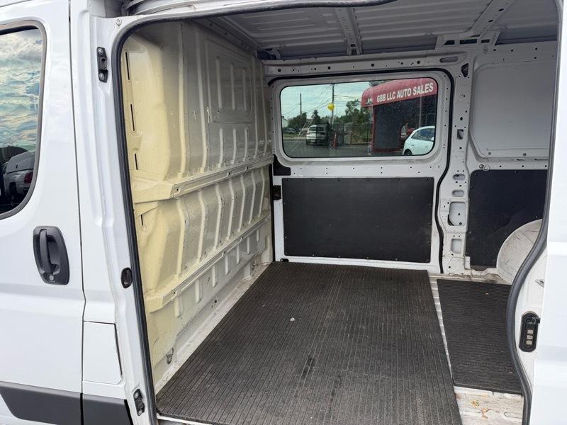 RAM Promaster 1500 Low Roof Tradesman 136-in. WB 2015