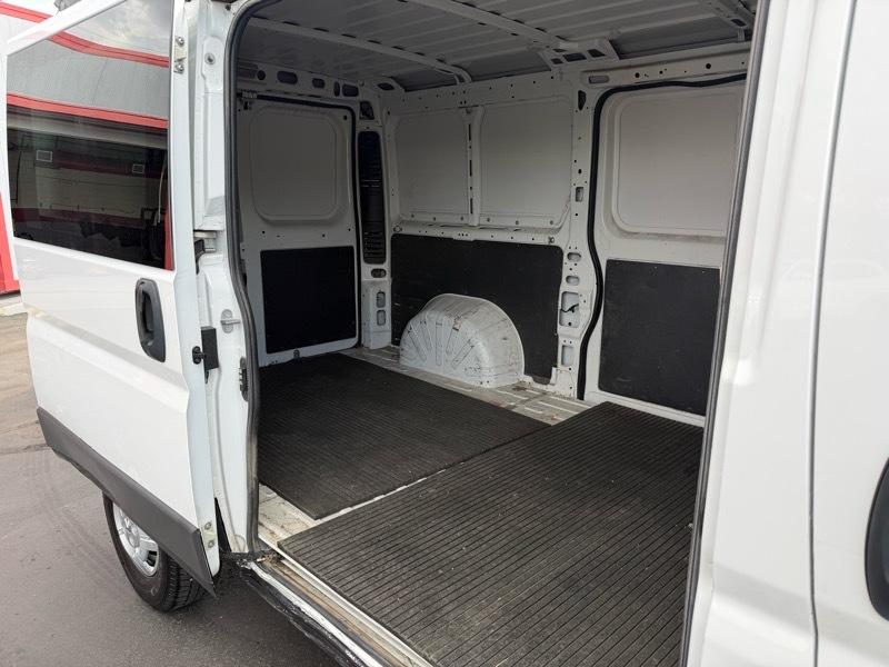 RAM Promaster 1500 Low Roof Tradesman 136-in. WB 2015