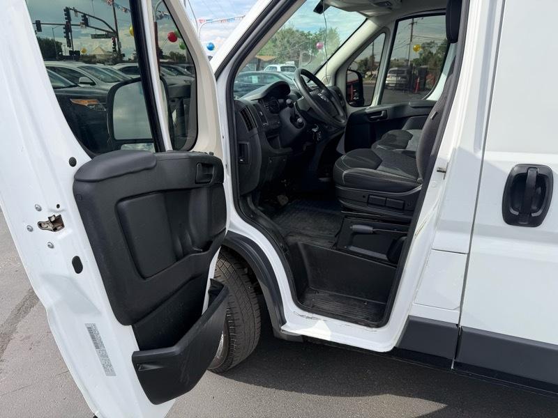 RAM Promaster 1500 Low Roof Tradesman 136-in. WB 2015