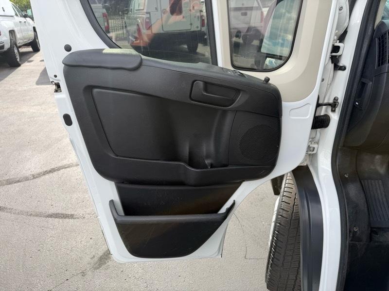 RAM Promaster 1500 Low Roof Tradesman 136-in. WB 2015