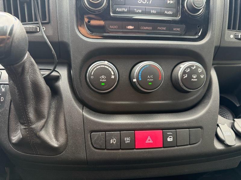 RAM Promaster 1500 Low Roof Tradesman 136-in. WB 2015