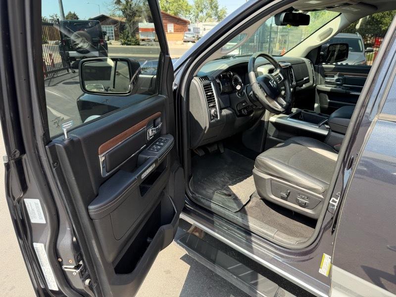 RAM 1500 Laramie Quad Cab 4WD 2014