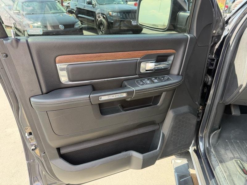 RAM 1500 Laramie Quad Cab 4WD 2014