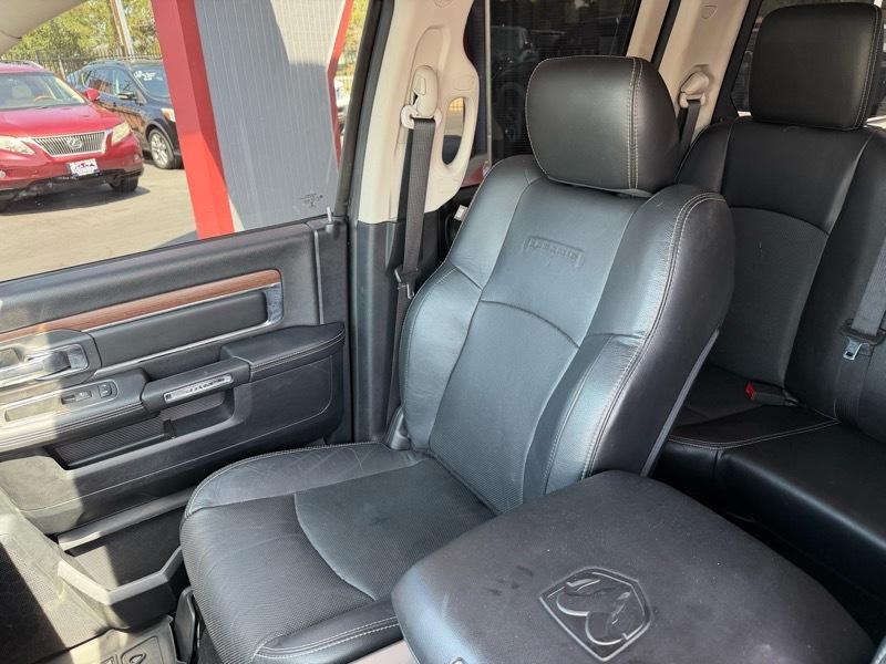 RAM 1500 Laramie Quad Cab 4WD 2014